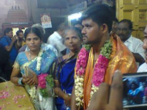 Sorappa Cholanar and his family being honoured